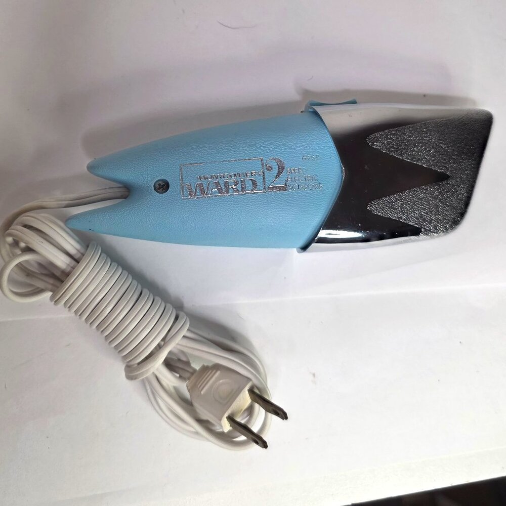 Vintage Montgomery Ward 2 Speed Electric Lighted Scissors